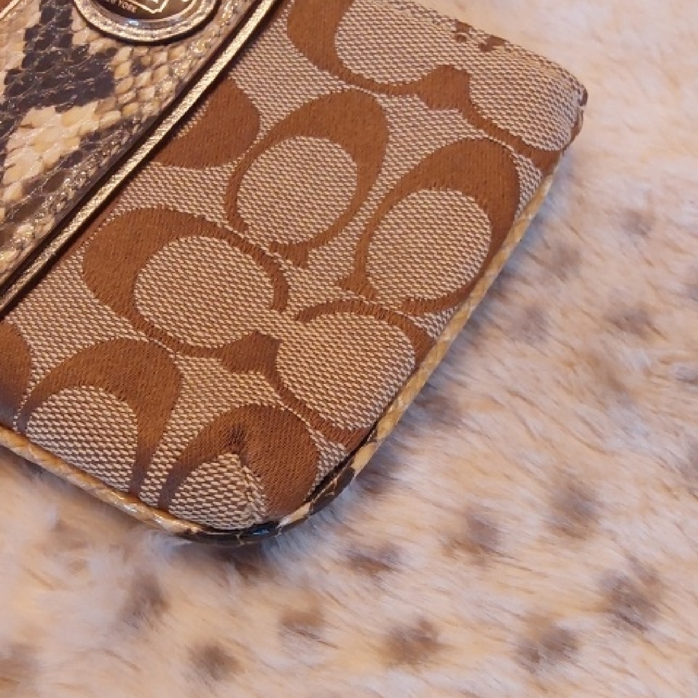 Coach Limited Edition Signature Collection Python Canvas Wrislet - Picture 7 of 11